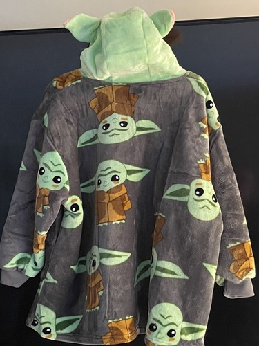 Star Wars Baby Yoda Oversized Long Sleeve Hoodie Unisex Kid's Size 4-10 - Picture 3 of 7