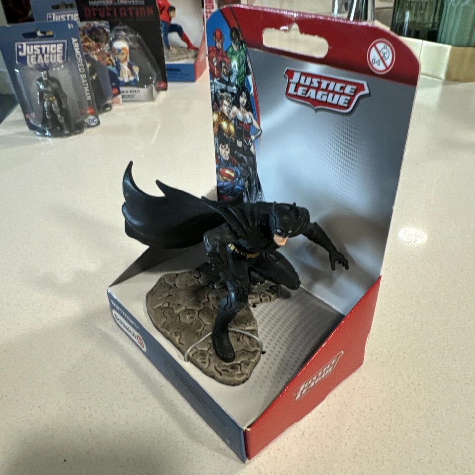 "Figura de Batman de la Liga de la Justicia de Schleich DC Comics en caja de exhibición original" Foto 2 de 4