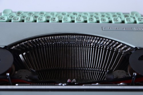 RARE - Hermes Baby Typewriter - Ukraine Keys - Original Working Condition - Picture 9 of 12