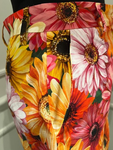 DOLCE AND GABBANA Gerbera Sunflower Print cotton Shorts size 42 or US 6 - 第 5/12 張圖片