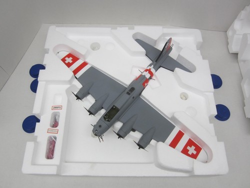 Franklin Mint Armour 1:48 B11B662 B-17G Flying Fortress Swiss AF 99th BG Bomber - Picture 9 of 13