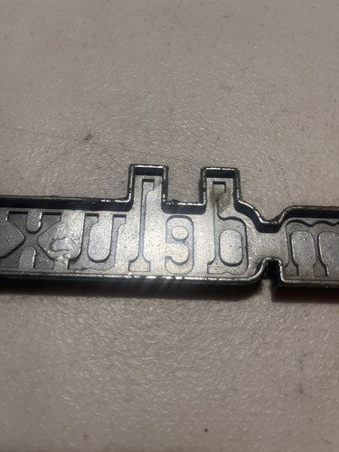 1975-1979 CHEVY CUSTOM DELUXE 20 EMBLEM GM# 627312-6-7-8 Truck OEM 3/4 Ton - Picture 8 of 9