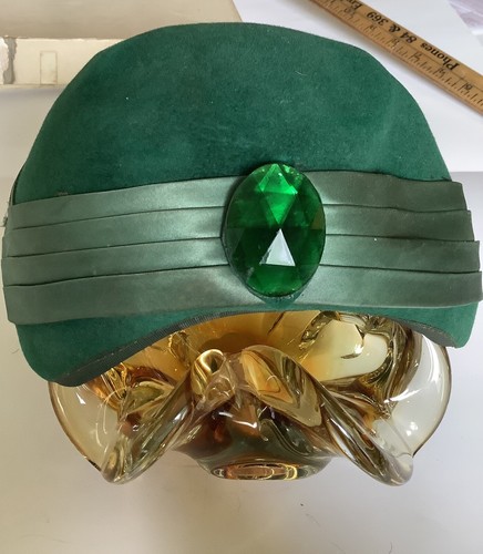 Vintage 60's Hat “Jolie” Brand “Sunnyland” Fitted Style, Large Green Rhinestone - Picture 2 of 24