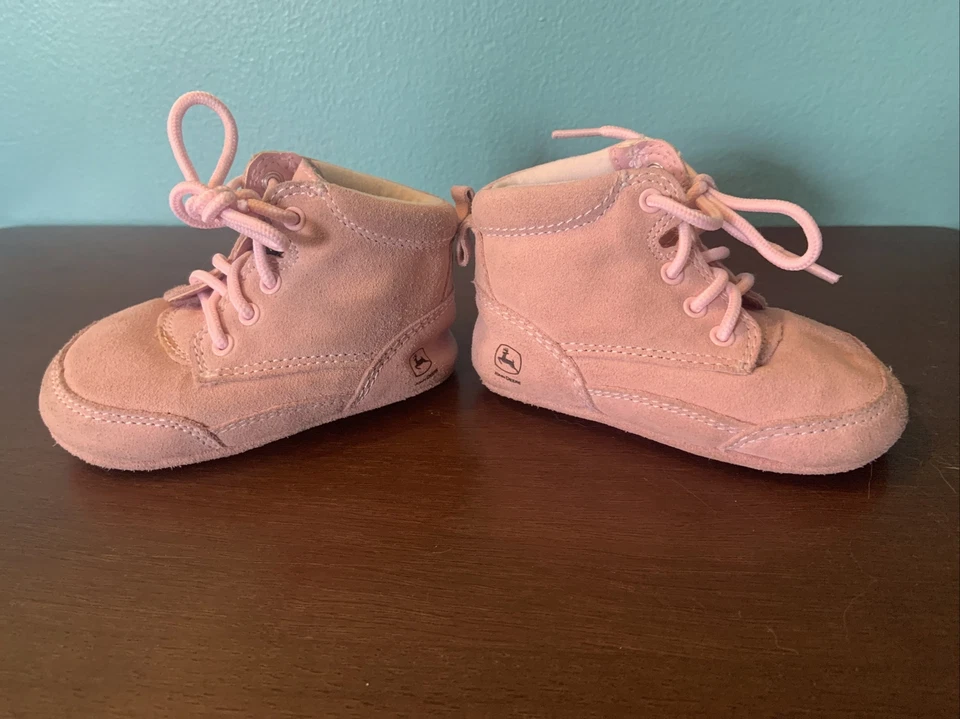 Bebés/Niñas Pequeñas John Deere Rosa Gamuza Cuna Zapatos Botines Talla 3 Cuero Foto 2 de 4