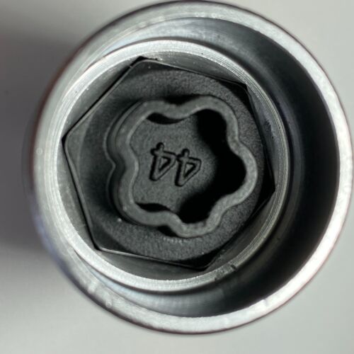 17mm Locking Wheel Nut Tool Key Fits Genuine BMW 44 / 044  Design - UK Seller - Picture 1 of 4