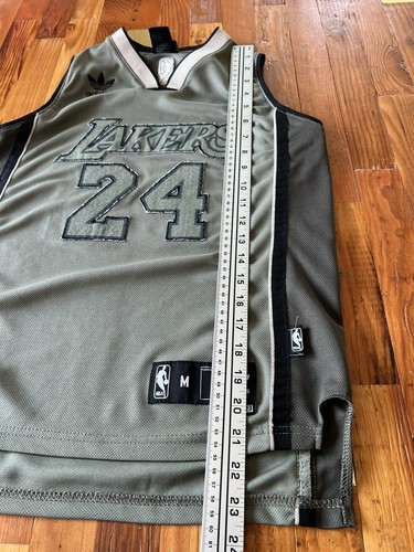 adidas Youth Medium 10/12 Damen kleiner Kobe Bryant olivgrün 24 Lakers Trikot - Bild 10 von 10