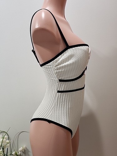 NWT Cupshe Women's Bathing Suit Size Large White Black Textured - Picture 3 of 7