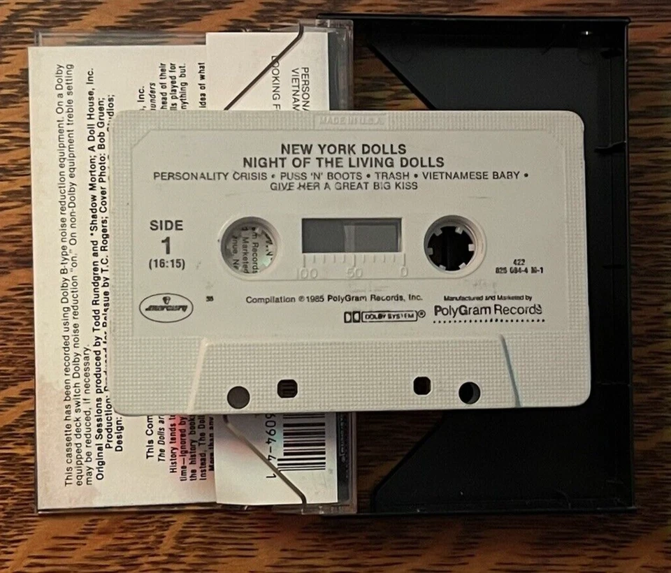CASSETTE~ NEW YORK DOLLS~ 1985~ NIGHT OF THE LIVING DOLLS Foto 4 de 4