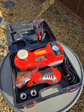 Portable Electric Car Jack Kit Includes Wheel Nuts Torch & Battery Charger 12V