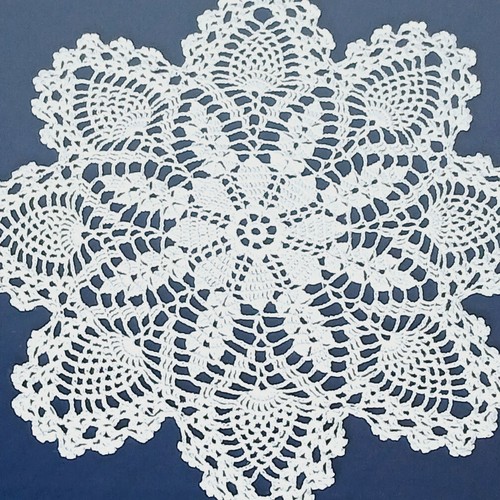 Tapete de encaje de ganchillo enmarcado 13"x13" arte de pared kitsch abuela shabby chic - Imagen 3 de 5