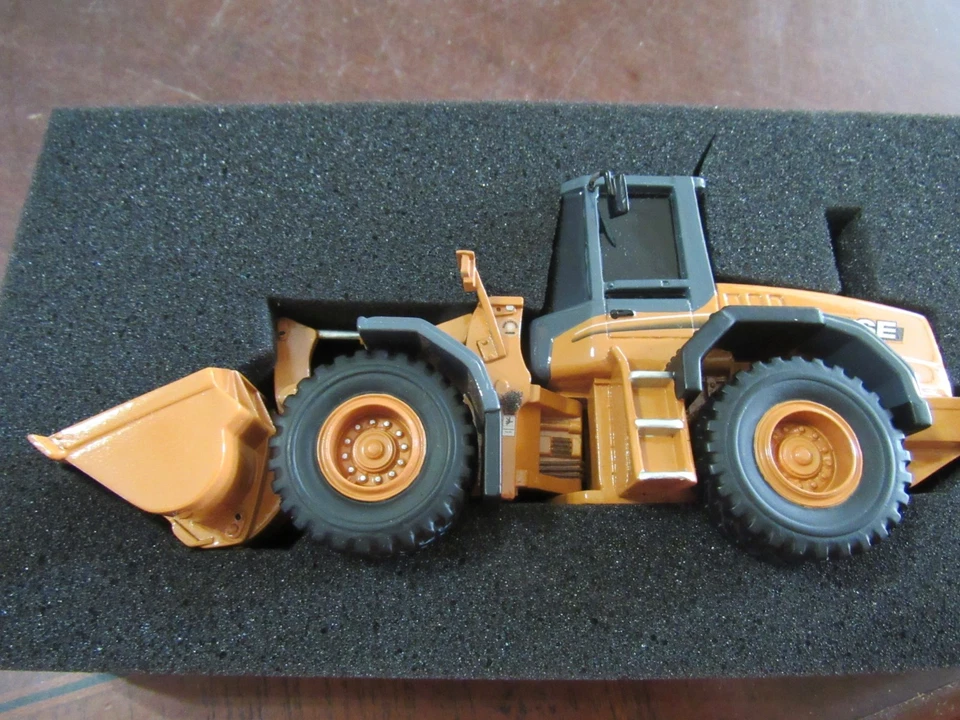 ERTL 1/50 PREMIER СЕРИИ ЧЕХОЛ 621D КОЛЕСНЫЙ ПОГРУЗЧИК - NIB - НИКОГДА НЕ ОТОБРАЖАЛСЯ - Изображение 3 из 4