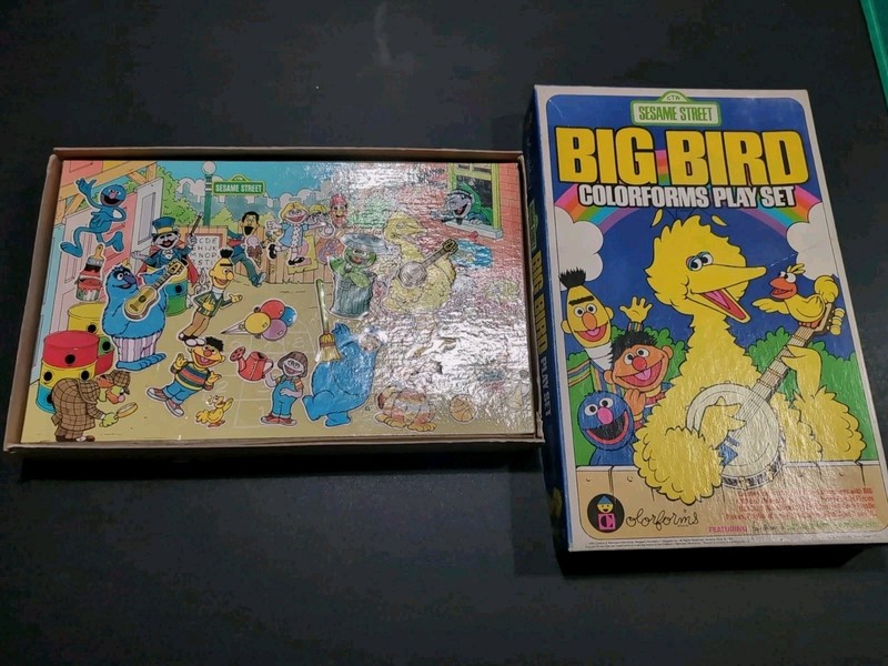Sesame Street Big Bird Colorforms Play Set #685 Children Television Network 1986