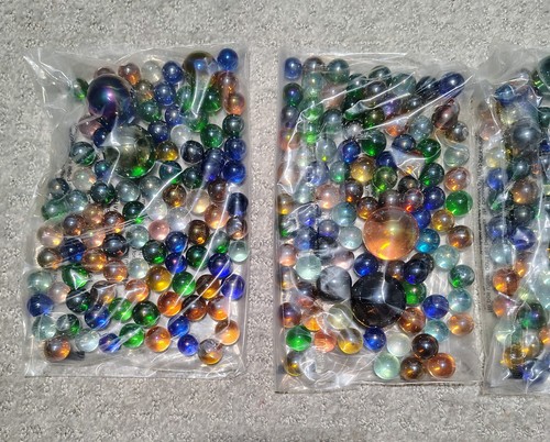 1lb 5oz Vintage Opalescent Clearie Marbles different sizes -most 5/8" - Imagen 4 de 6