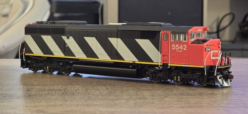 HO Scale Aurora Miniatures GMD SD60F Canadian National #5542 DCC/Loksound - Picture 3 of 8
