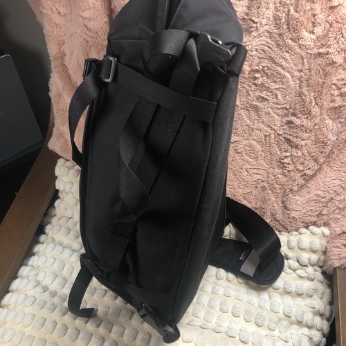 Patagonia Half Mass Messenger Bag Laptop Shoulder CrossBody Pack Black Reflectiv - Picture 5 of 20