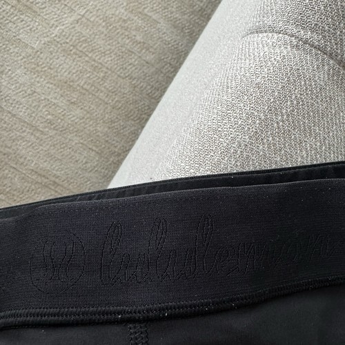 Lululemon Smooth Stride heiße Damenshorts 8 oder M schwarz - Bild 2 von 5
