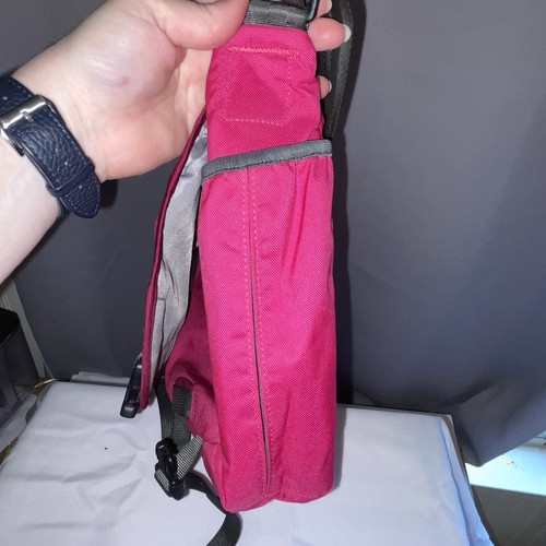 PATAGONIA Mini Mensajero Bandolera de Hombro Computadora Bolso de Trabajo Rosa Caliente Reflectante - Imagen 12 de 17