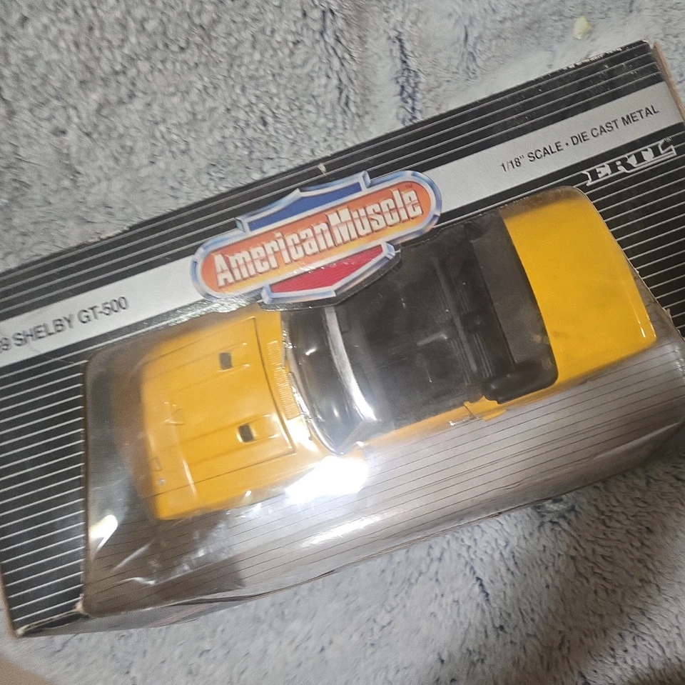 Ertl Escala 1/18 Diecast 1969 Shelby GT 500 Grabber Amarillo Edición Coleccionista Foto 3 de 4