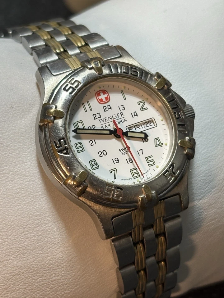 Reloj Mujer Swiss Army Wenger Diseño SAK 100M, Hora Militar, Fecha, Inoxidable, 33mm Foto 3 de 4