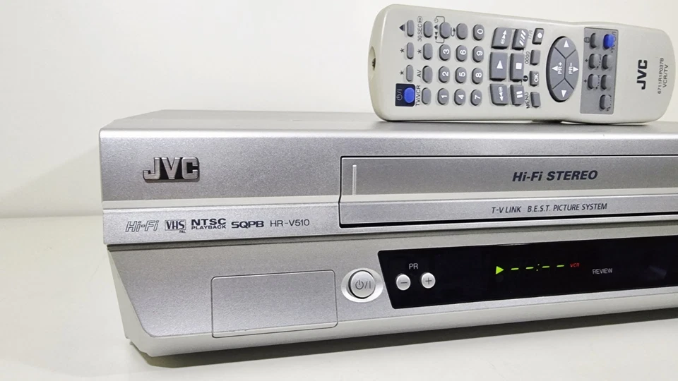 VIDEOREGISTRATORE VHS JVC HR-V510 LETTORE CASSETTE VINTAGE VCR FUNZIONANTE - Immagine 2 di 4