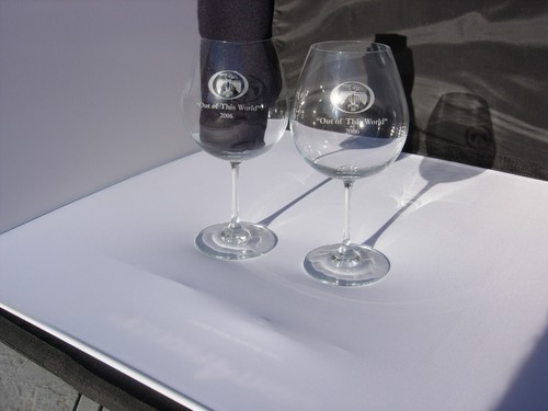 THUNDER BIRD COUNTRY CLUB-RANCHO - SET OF 2 BORDEAUX GLASSES ETCHED LOGO - Picture 3 of 10