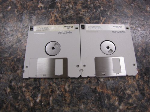 Vintage Macintosh Software - Install 2 and Fonts Version 7.1 3.5" Disks - MD10 - Photo 4/5