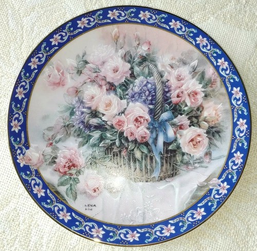 W.L. George Limited Edition Plate Lena Liu's Basket Bouquets Collection "Roses" - Picture 2 of 10