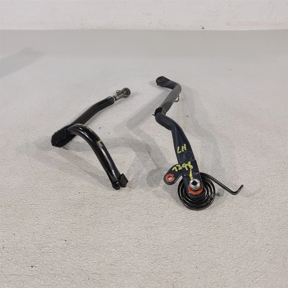 05-13 Chevrolet Corvette C6 lado del conductor convertible brazos superiores izquierda Aa7398 Foto 2 de 4