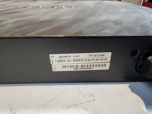 48-portowy gigabitowy inteligentny przełącznik Netgear GS752TP ProSafe z PoE i 4 portami SFP - Zdjęcie 3 z 4