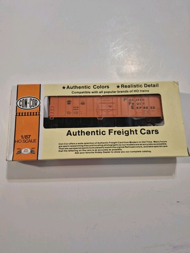 Con-Cor HO Scale PFE 57' Mechanical Reefer Kit #454501 - Picture 1 of 3