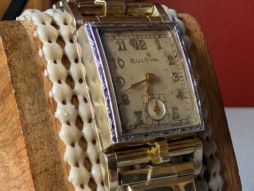 c1950 RARE 2TONE BEZEL VNTG BULOVA FLIP PHOTO "A" 17J WRISTWATCH~KEEPS TIME