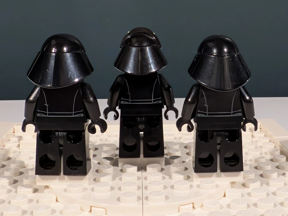 LEGO Star Wars First Order Lot: Shuttle Pilot Sw0871 & 2x Crew Member Sw0671 - Image 3 of 4