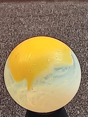 9/16'' Vitro Agate Lemon Chiffon Patch Wispy White Near Mint Serious Marble A639