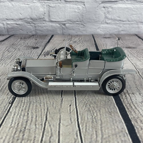 Franklin Mint Exclusive Collectible: 1907 Rolls-Royce Silver Ghost Diecast Model - Picture 5 of 13