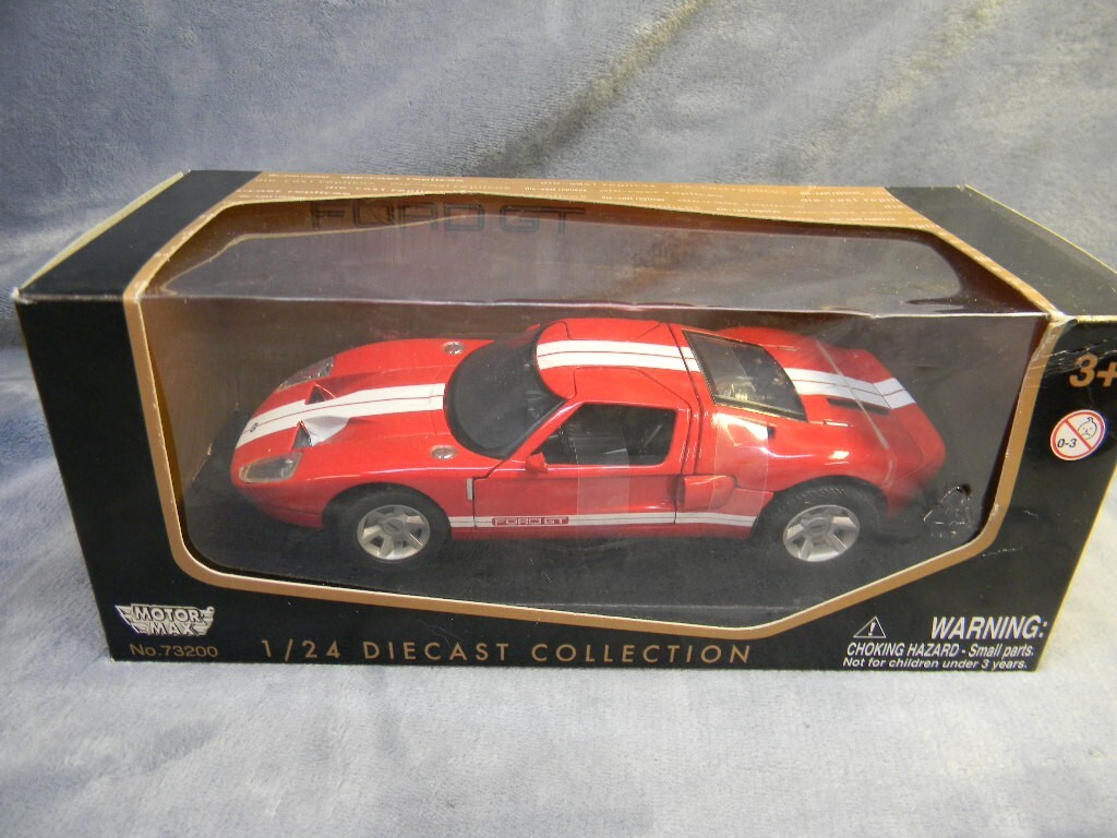 1/24 SCALE MOTOR MAX 2002 FORD GT CONCEPT RED DIECAST CAR