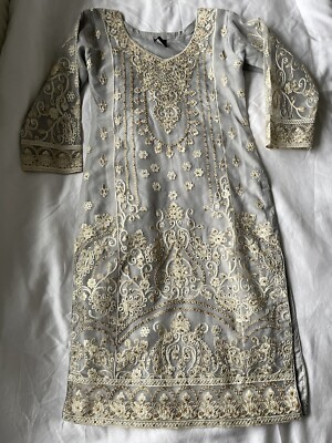Asiatischer Anzug