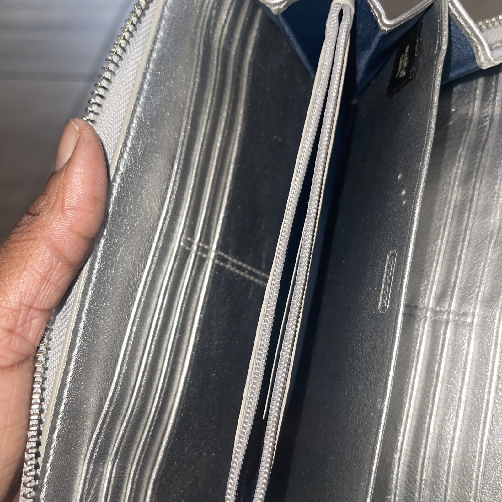 coach wallets - image 8