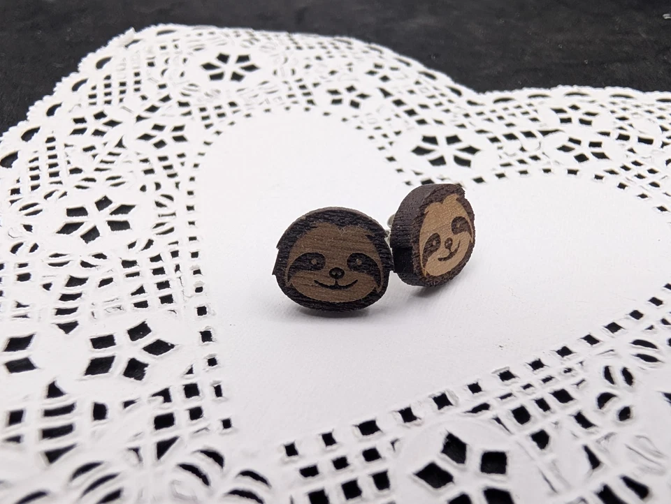 Серьги деревянный ленивец счастливый металлический пост проколотый 0,4" - Изображение 2 из 4