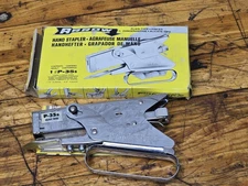 Arrow P35 Hand Stapler Staple Gun NEW