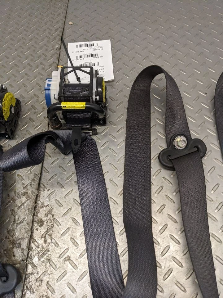 Ремень безопасности передний водительский и пассажирский натяжитель подходит для 15-21 WRX 1162917 - Изображение 2 из 4