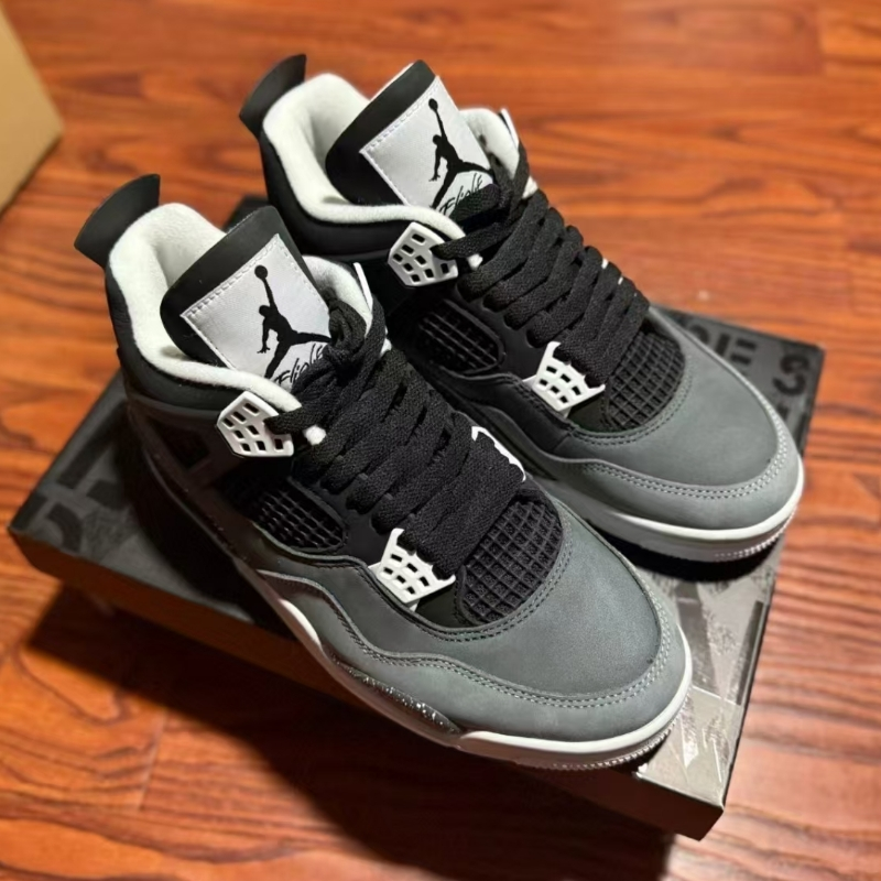 Nike Air Jordan 4 