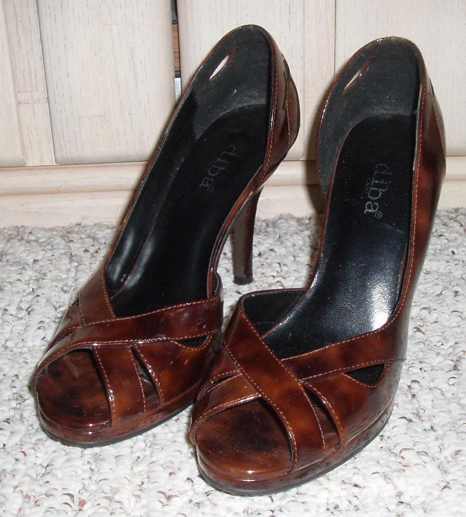 New DIBA East Patent Cutout Open Side Pump Heels Brown Gold Hues Size 7 B