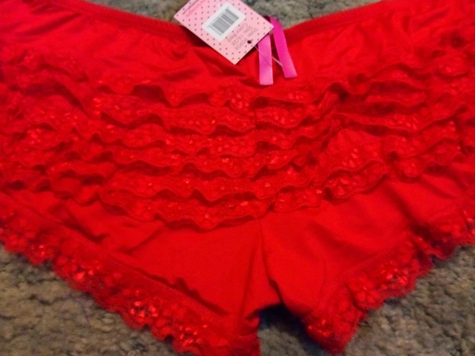 Pantalones cortos de niño Burlesque rojos con volantes 1x-2x Foto 3 de 3