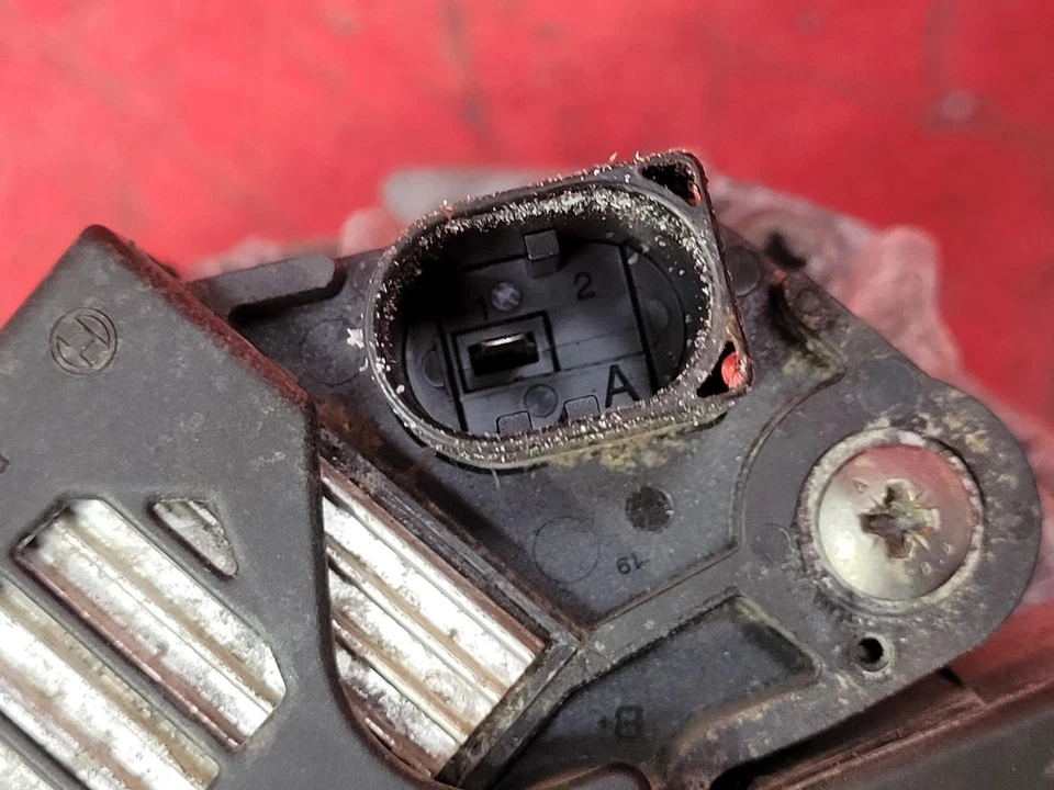 LANDROVER RANGE ROVER VELAR R-DYNAMIC SE ALTERNATOR 2019 2.0L PETROL AJ200 PT204 - Image 3 of 4