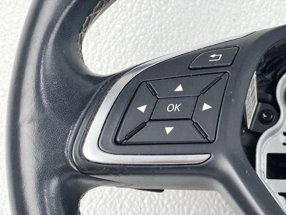 Volante de couro 17-19 INFINITI QX30 com pás de interruptor de controle OEM - Imagem 2 de 4