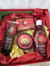 THE BODY SHOP STRAWBERRY SHOWER SCRUB  SOFTEN GIFT SET SOAP BODY SCRUB GEL 
