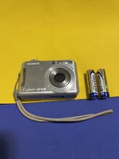 Sony Cyber-shot DSC-S700 Digital camera 7.2MP W/Batteries NO SD card WORKING