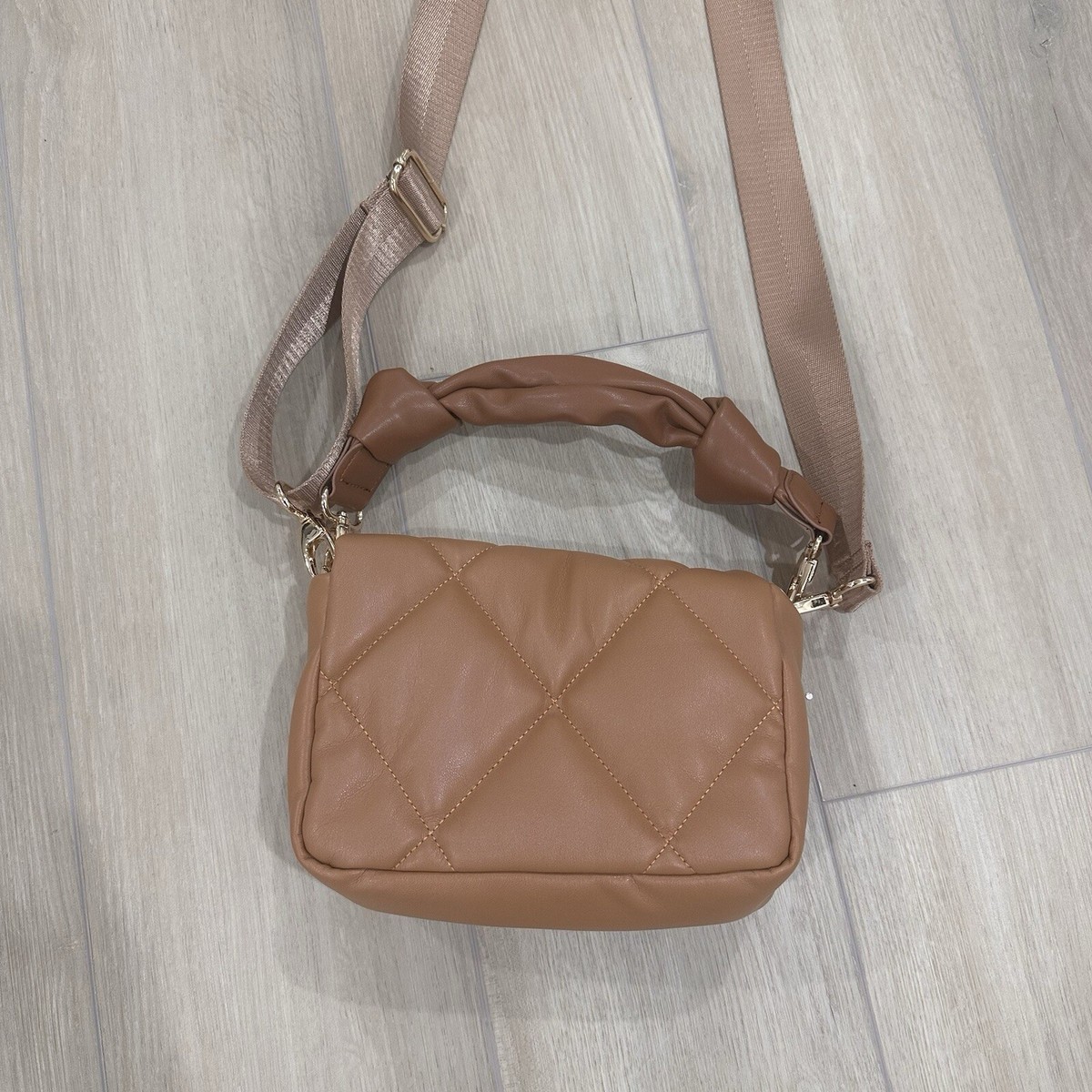 NWOT Chinese Laundry quilted crossbody bag brown tan caramel NWOT Chinese Laundry quilted crossbody bag brown tan caramel
