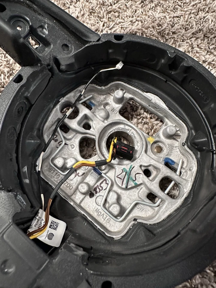 2012 - 2016 AUDI A7 A6 STEERING WHEEL W/Heating - Image 2 of 3