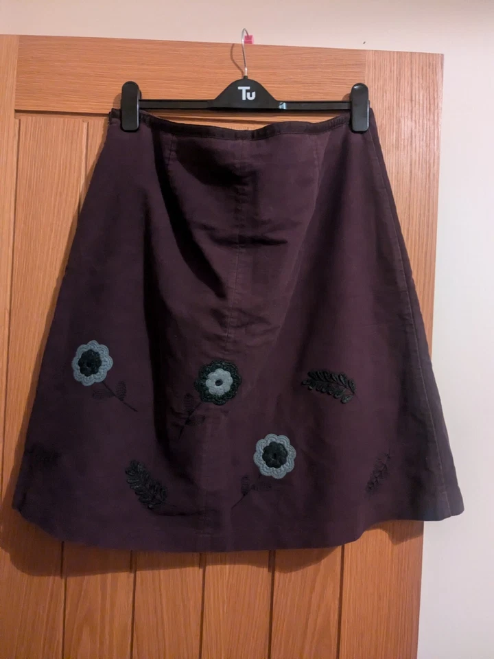 Laura Ashley Ladies Purple Floral Velvet Knee Length Skirt 100% Cotton Size 20 - Image 3 of 4